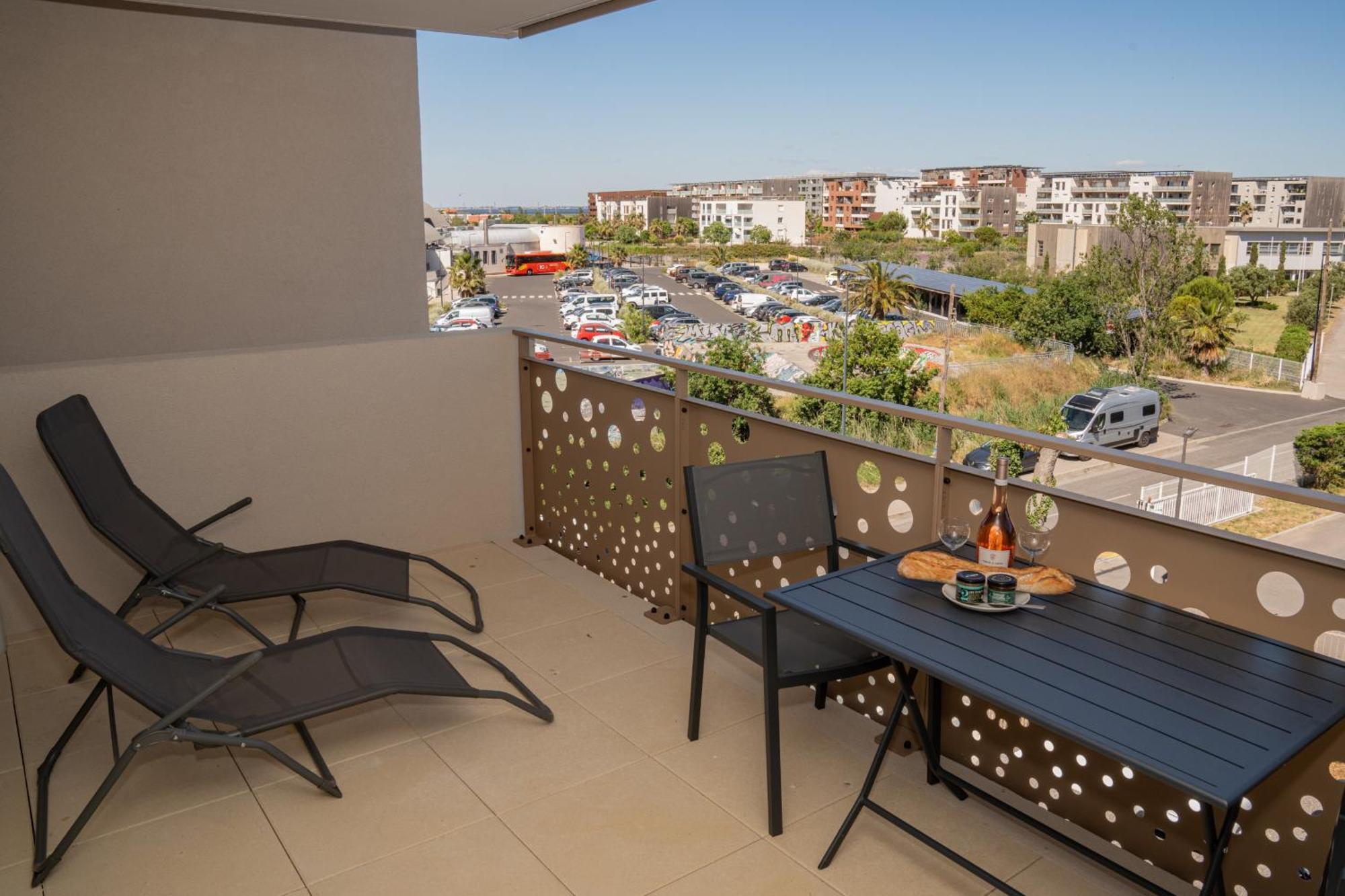 Sete Apt 2Pers, Terrasse Et Parking Apartment Exterior photo